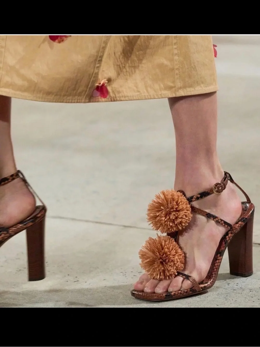 NIB Ulla Johnson Brown Pom-Pom Strappy Block Heel Sandals Size 39.5